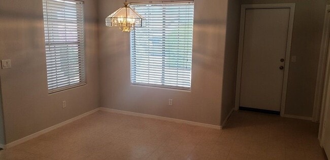 Building Photo - 13223 W Desert Rock Dr