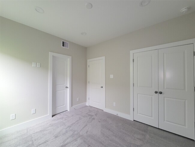 Building Photo - 8316 Curry Rd