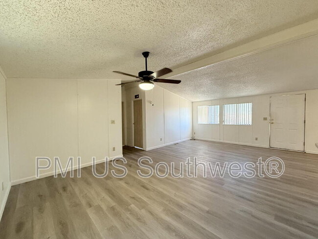Building Photo - 4453 Calle del Media