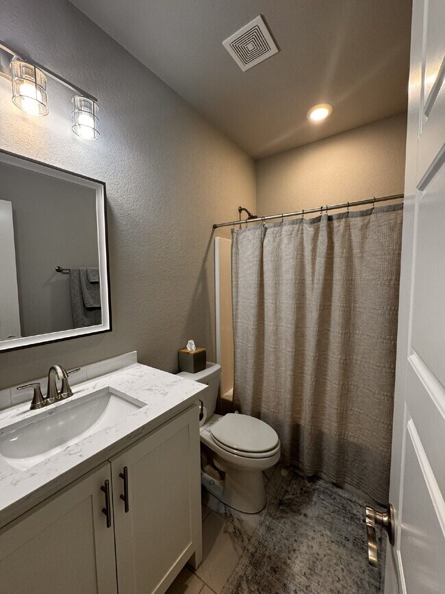 Building Photo - 12 Hobkirk Dr