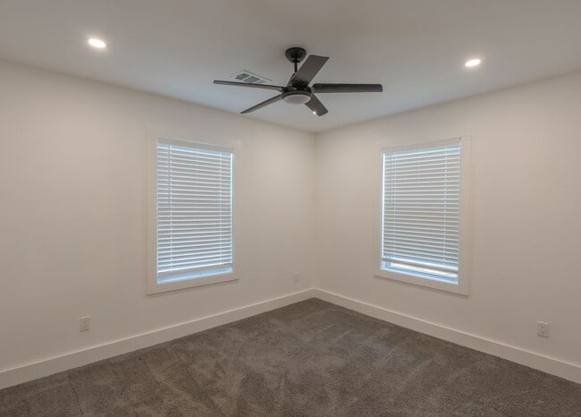 Building Photo - 3822 Bakers Ferry Rd SW