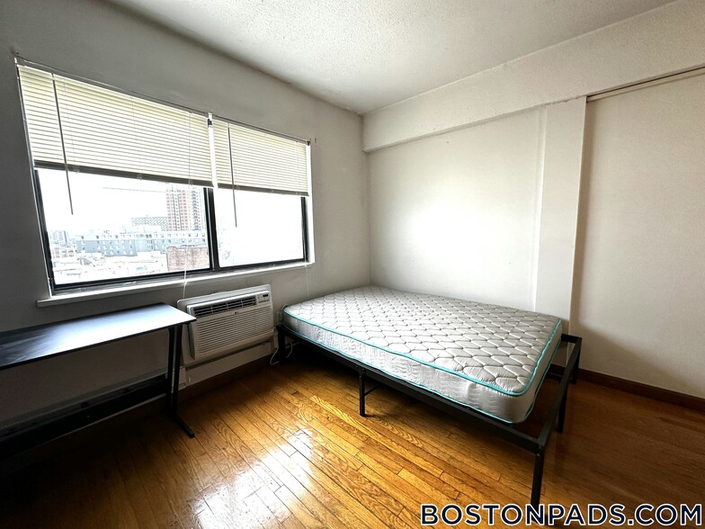 Building Photo - 1110 Commonwealth Ave