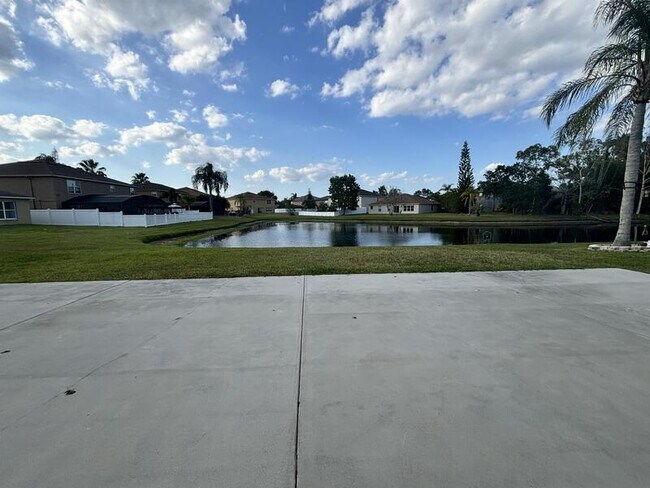 Building Photo - 15133 Moultrie Pointe Rd