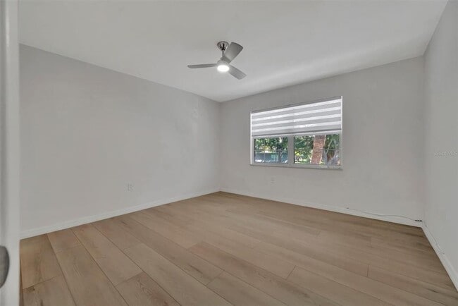 Building Photo - 650 Pinellas Point Dr S
