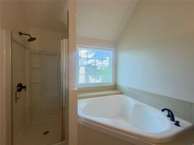 Building Photo - 2770 Austin Ridge Dr NE