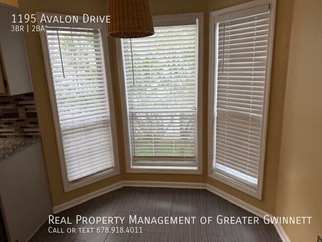 Building Photo - 1195 Avalon Dr