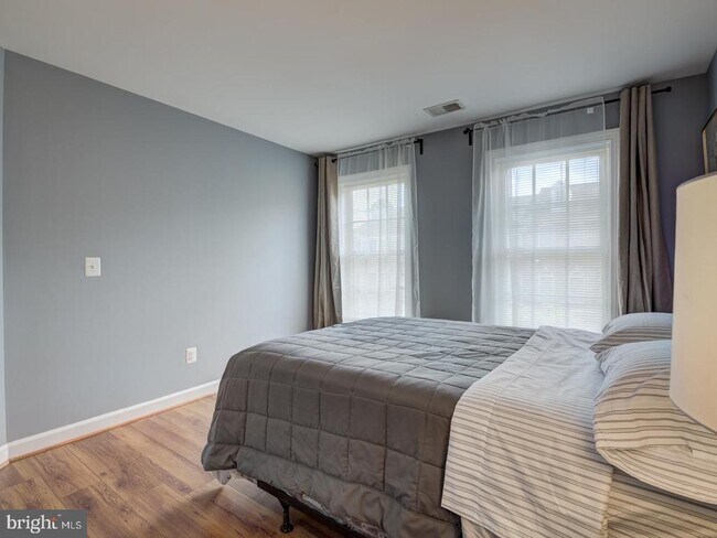 Building Photo - 8410 Chaucer House Ct