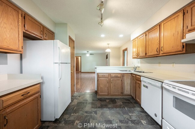 Building Photo - Charming 2 Bed, 2 Bath Indianapolis Rental...