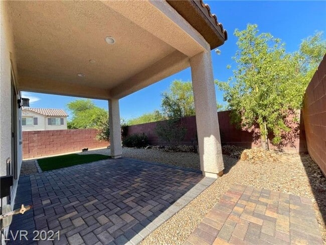 Building Photo - Modern Designed Home in a Cul-De-Sac within a Gated Southwest Community