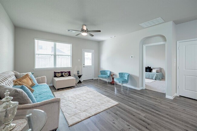 Building Photo - 4923 Blue Jacaranda Wy