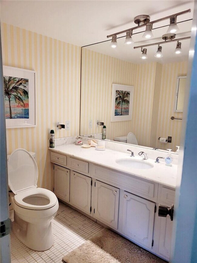 Building Photo - 5200 N Ocean Blvd