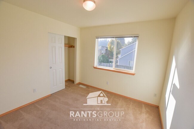 Building Photo - Spacious home in a fantastic Tumwater neighborhood!