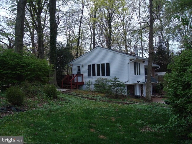 Primary Photo - 5 Edgewold Ln