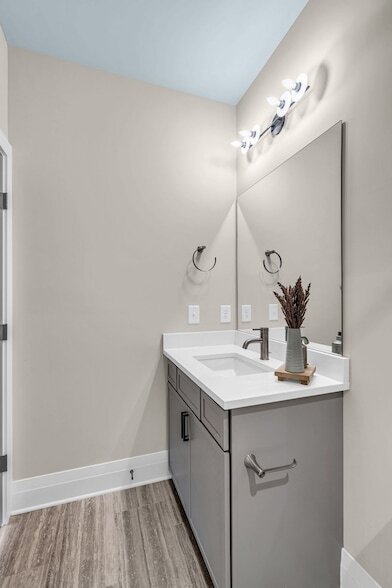 Building Photo - 1002 Noble Lp