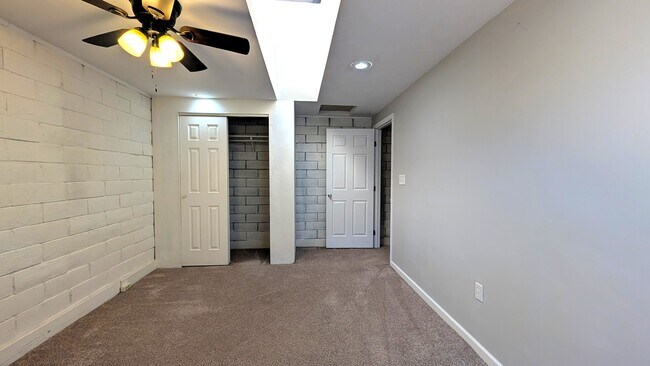 Building Photo - 1514 N Elaine Way