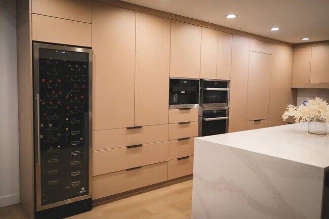 Building Photo - 1907 Maginn Dr