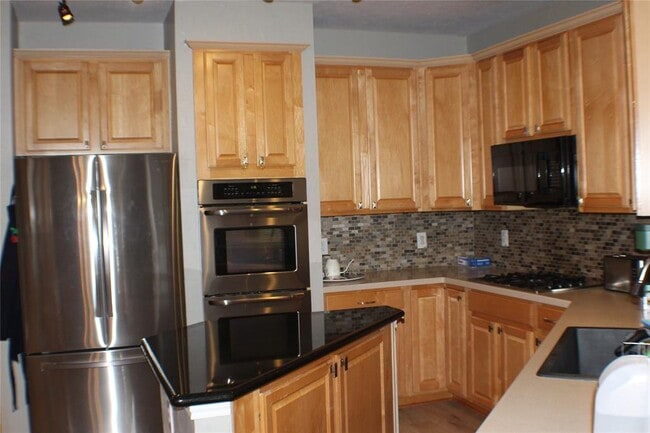 Building Photo - 1718 Heddon Falls Dr
