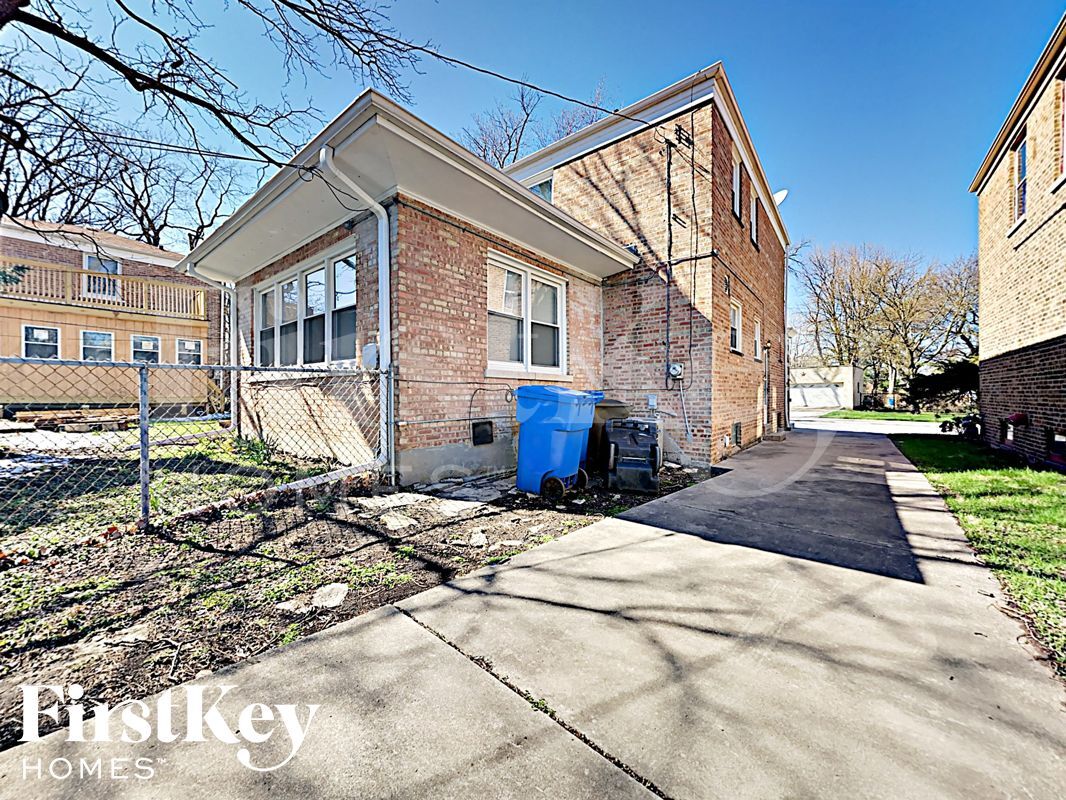 Building Photo - 1573 W 100th Pl