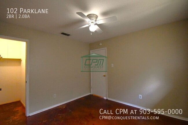 Building Photo - 102 Parklane-