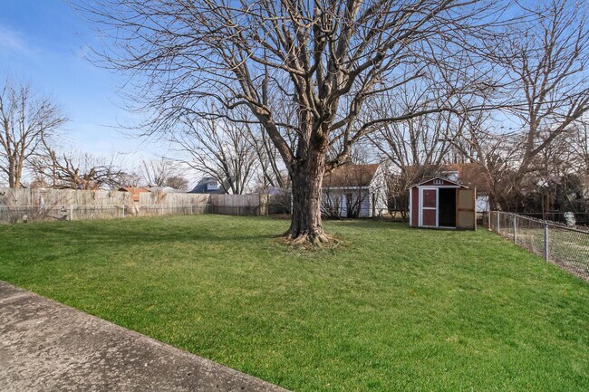 Building Photo - 4352 Ashgrove Dr