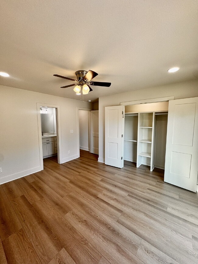 Building Photo - 14911 Dutchmans Dr