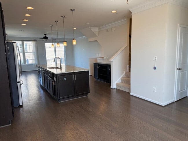 Building Photo - 5585 Peregrine Wy
