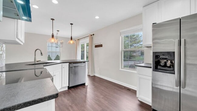 Building Photo - 167 Carriage Pl