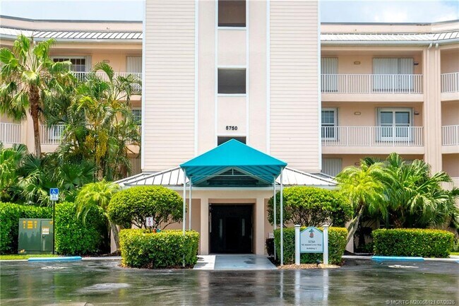 Building Photo - 5750 NE Island Cove Way