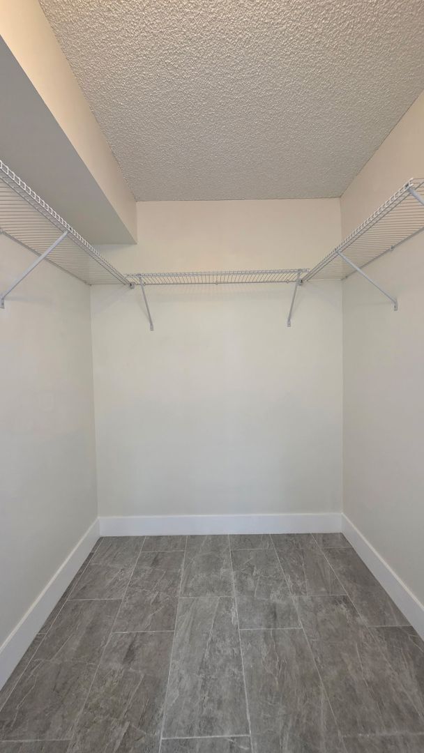 Building Photo - 2618 Cove Cay Dr