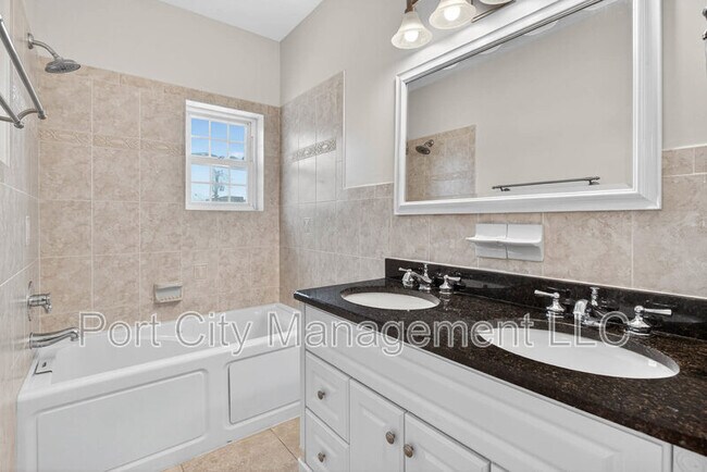 Building Photo - 1125 Race St