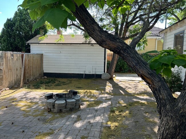 Building Photo - **MIDTOWN - READY FOR MOVE IN** 2 Bedroom/...