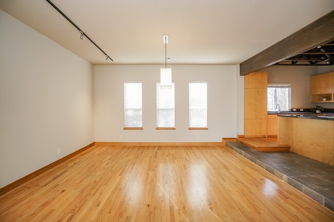 Building Photo - 228 Willard St