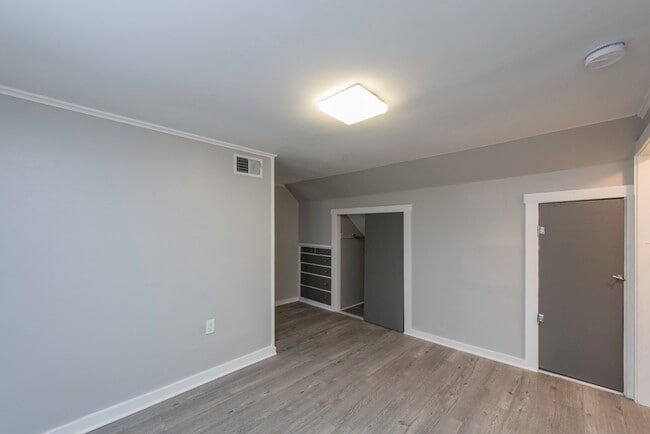 Building Photo - 510 Forest Glen Dr