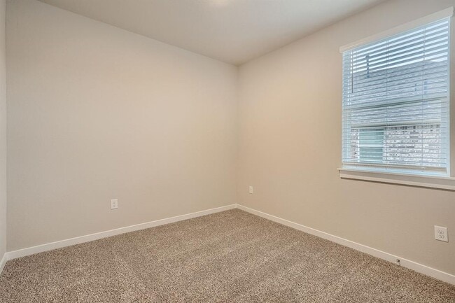 Building Photo - 2032 Wilsons Warbler Dr