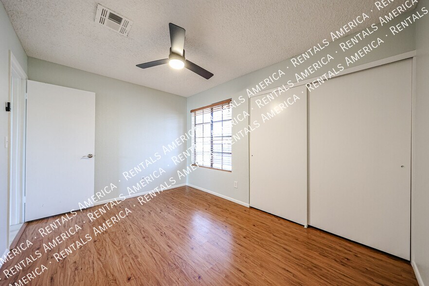 Building Photo - 3103 E Villa Rita Dr