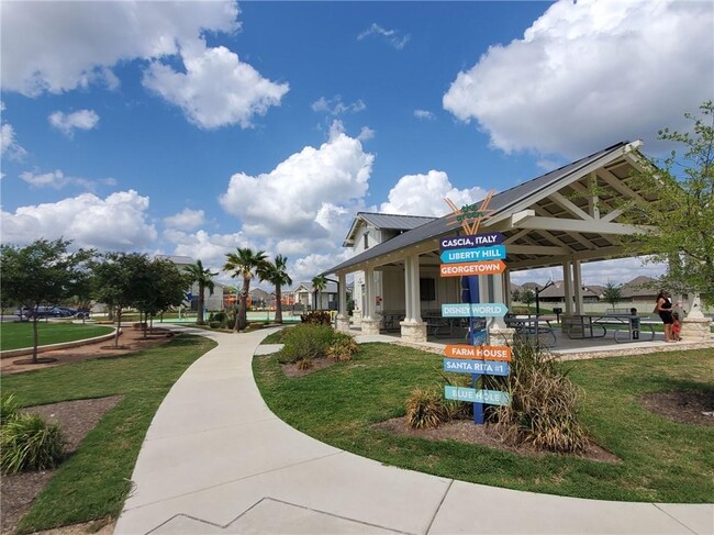 Building Photo - 409 La Dera Dr