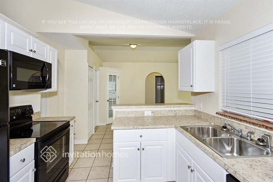 Building Photo - 1000 Turtle Creek Dr