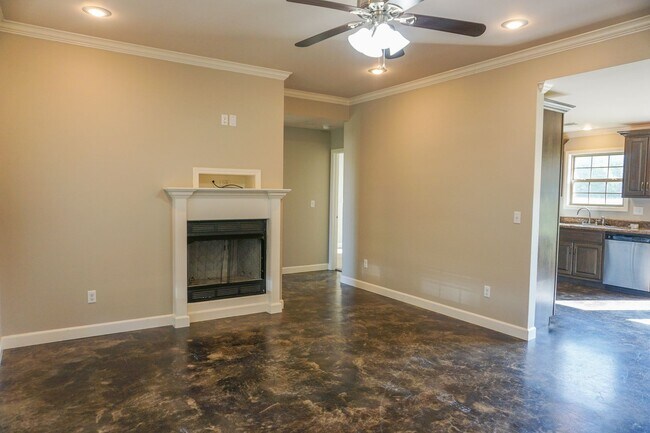 Building Photo - 233 CR 416