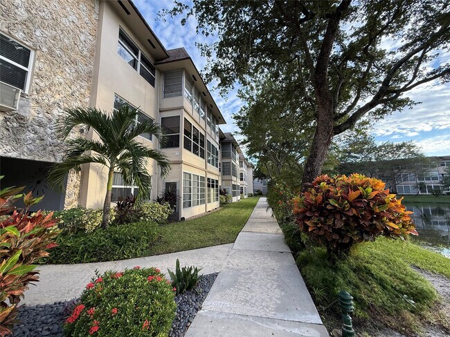 Building Photo - 3531 NW 50th Ave