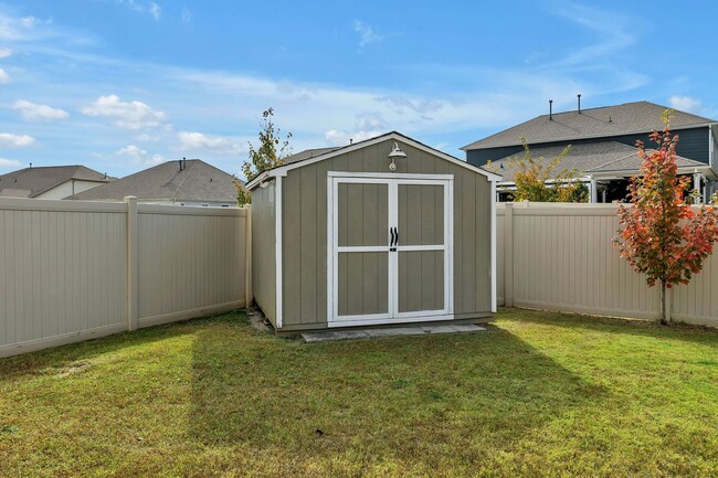 Building Photo - One story home in Westlawn Neighborhood in...