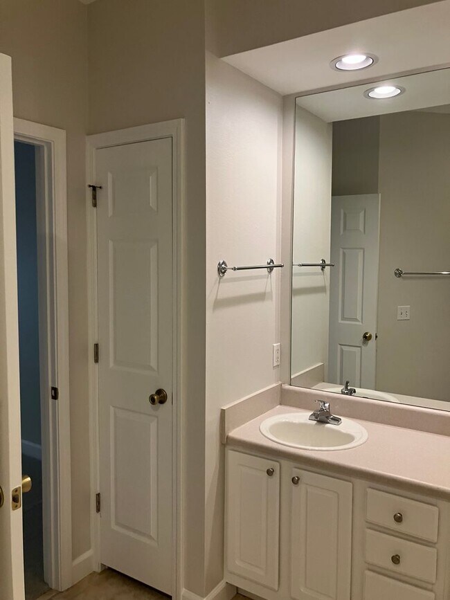 Building Photo - 2 Bedroom / 2 Bathroom at the Preserve at Indigo Run