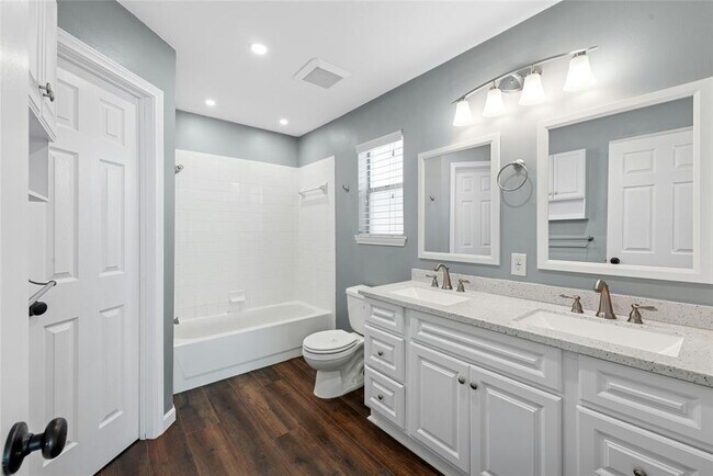 Building Photo - 1105 Hughmont Dr