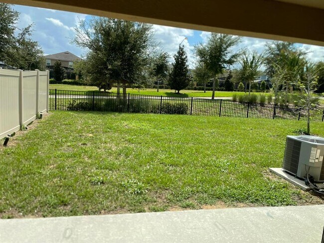 Building Photo - 9004 Wildflower Ln
