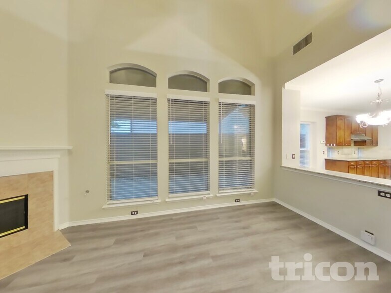 Building Photo - 11222 Raveneaux Dr