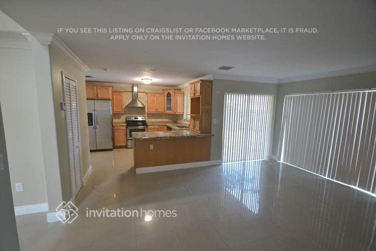 Building Photo - 16449 SW 95th St