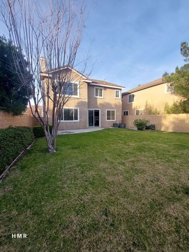 Building Photo - Stunning Two-Story Home with 4 Bedrooms an...