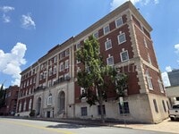 Building Photo - 315-507 N. Spruce St-1BR/1.5BA-Downtown APT!!!