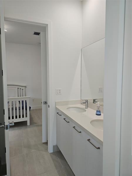 Building Photo - 10396 SW 57th Ct