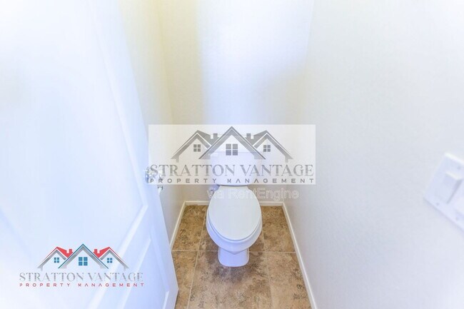 Building Photo - 21139 E Cherrywood Dr