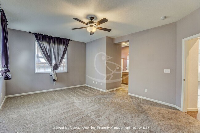 Building Photo - 3 bedroom, 2 bathroom Charming Plumas Lake...
